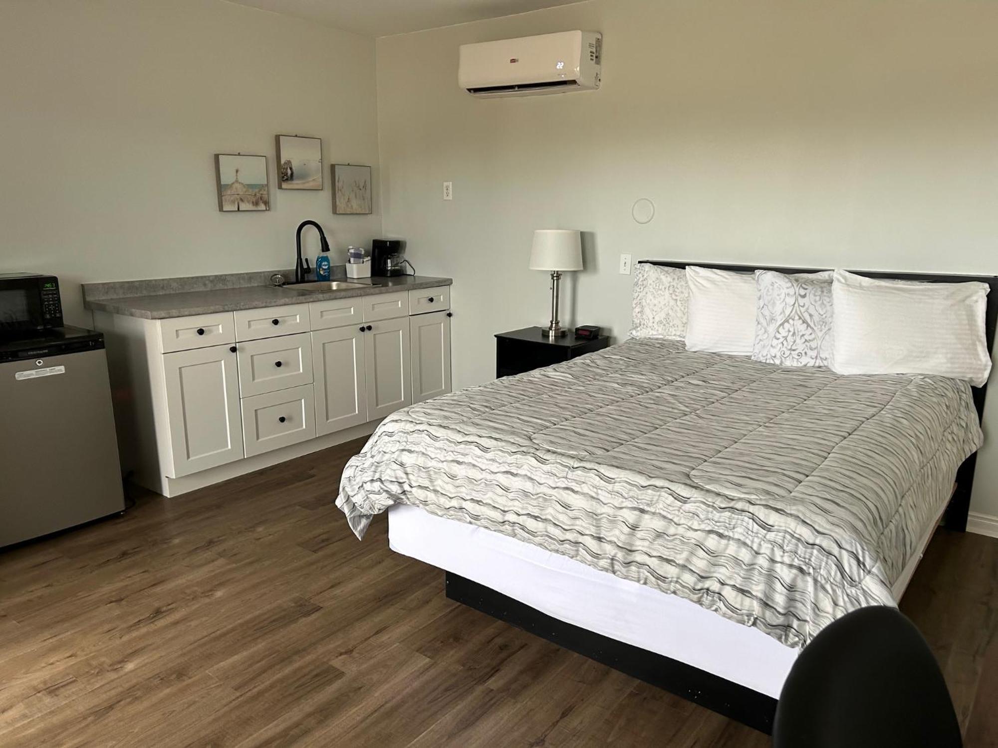 Middleton Motel & Suites Экстерьер фото