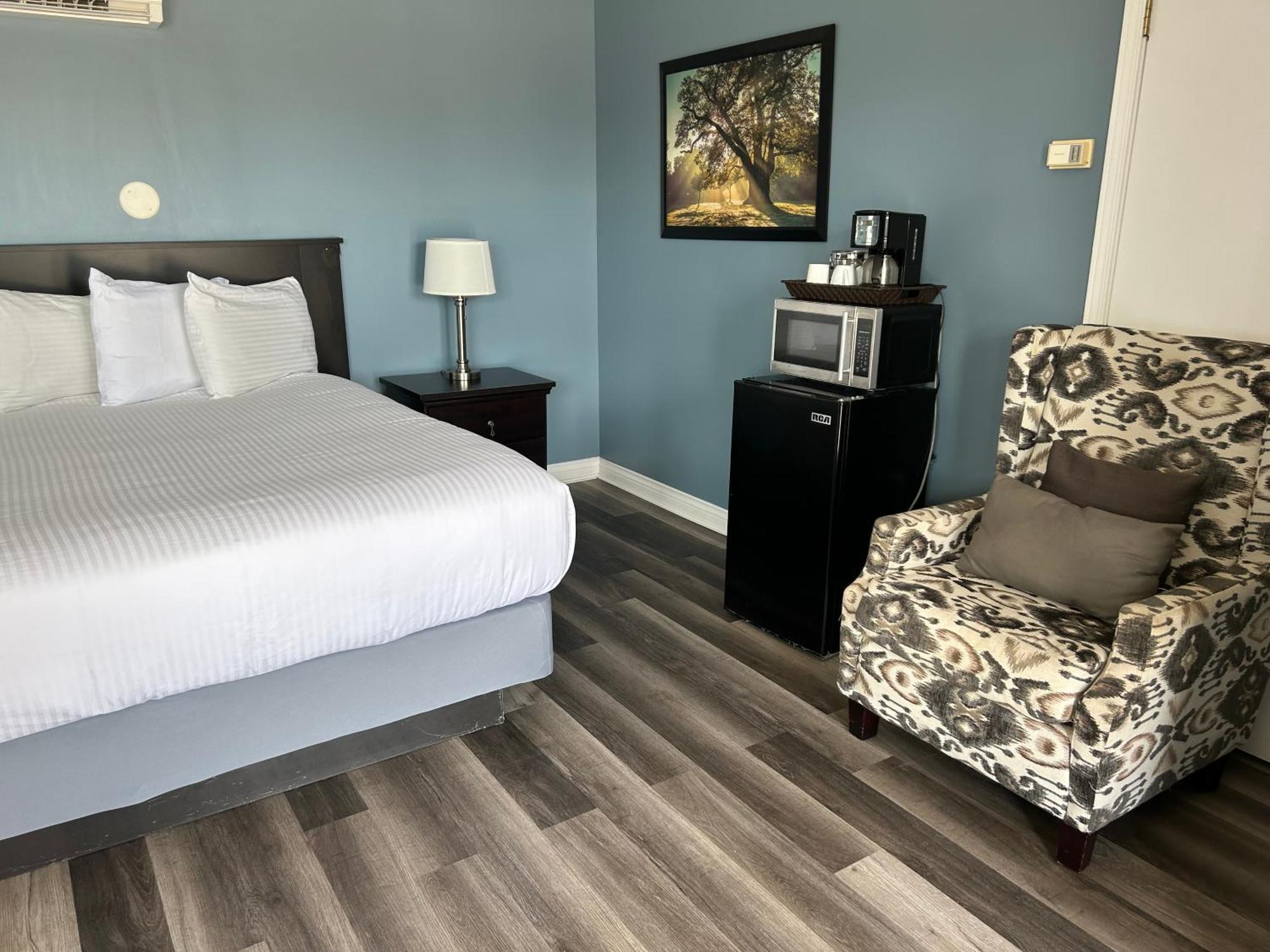 Middleton Motel & Suites Экстерьер фото