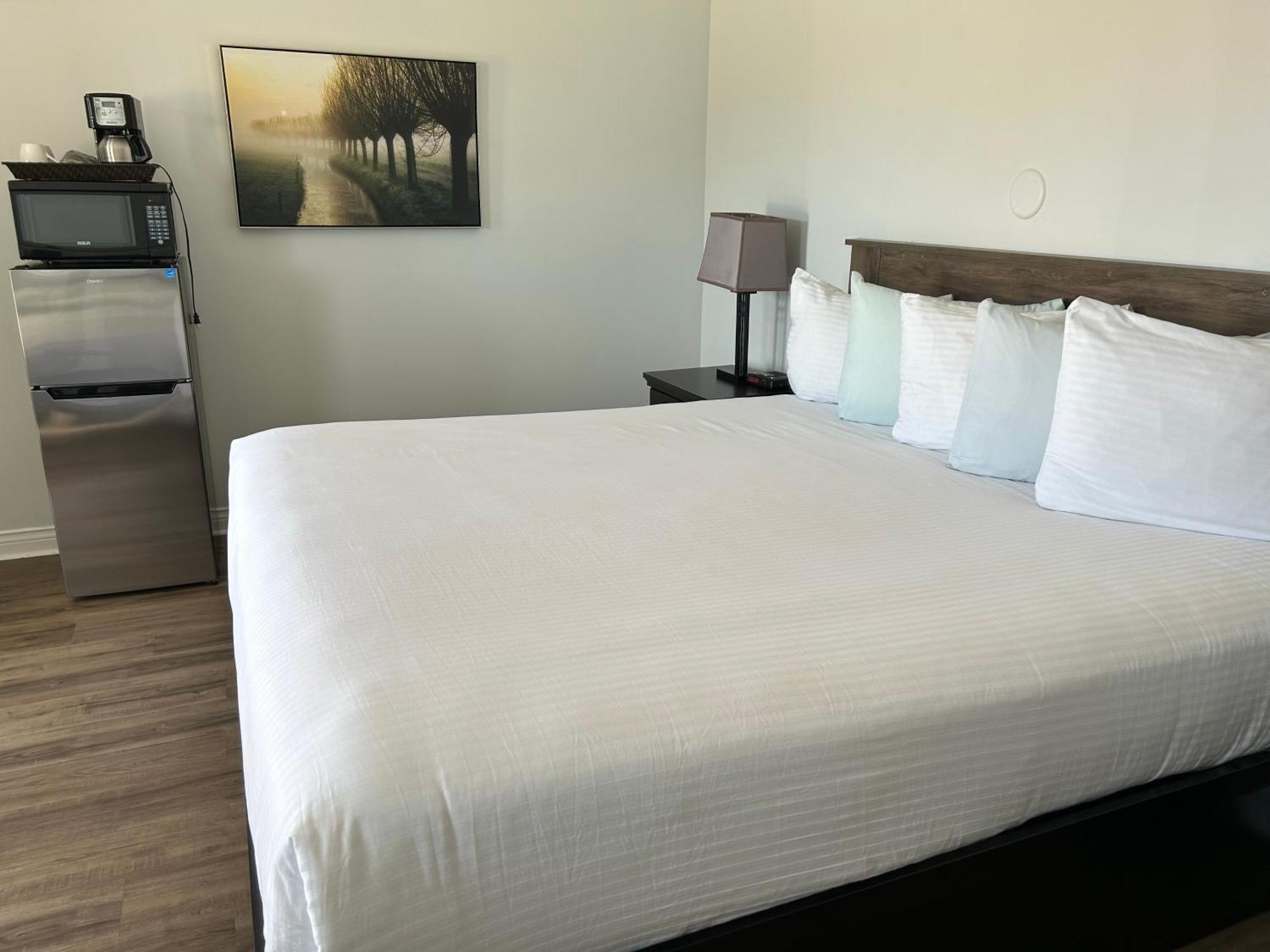 Middleton Motel & Suites Экстерьер фото