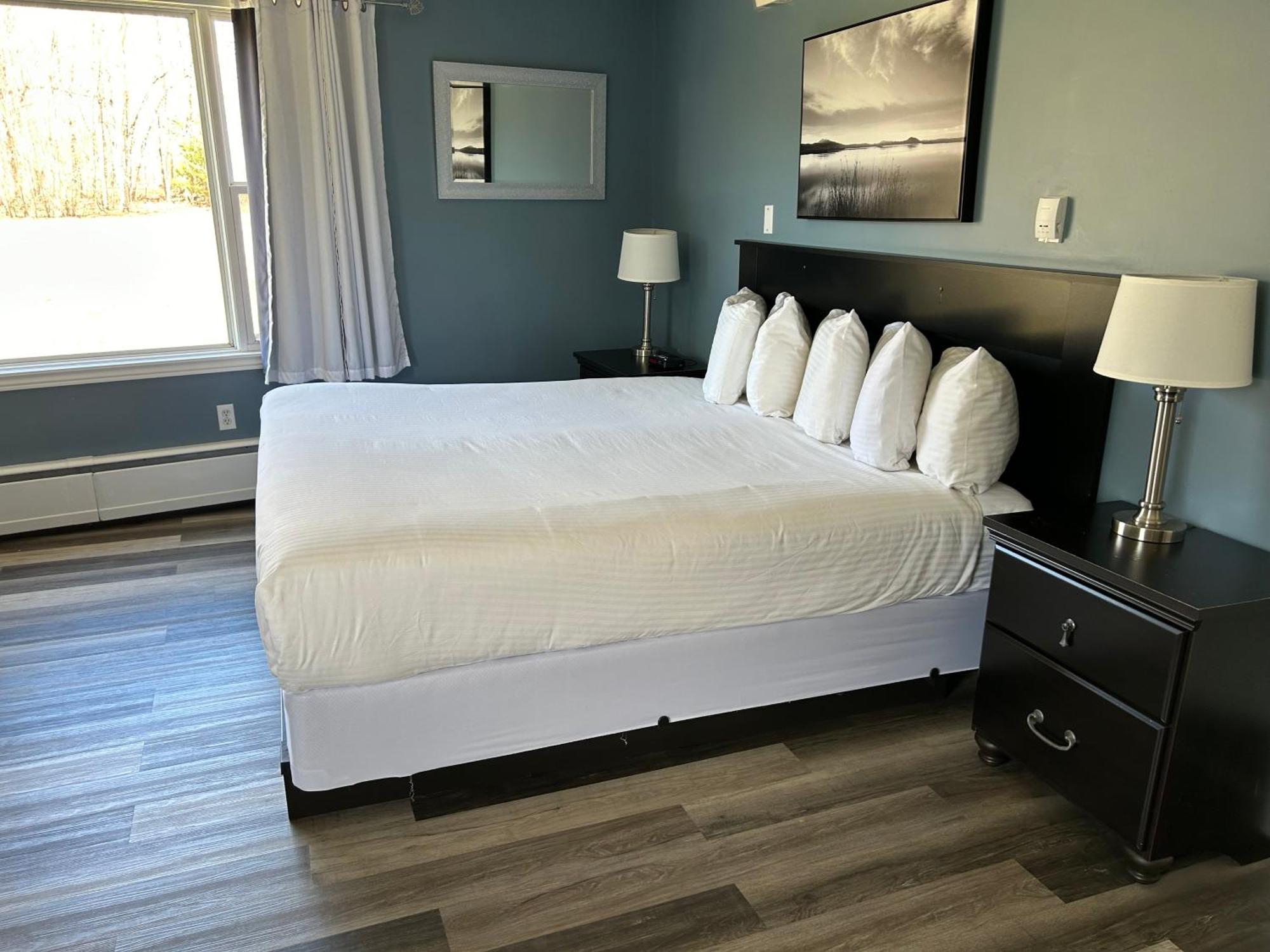 Middleton Motel & Suites Экстерьер фото