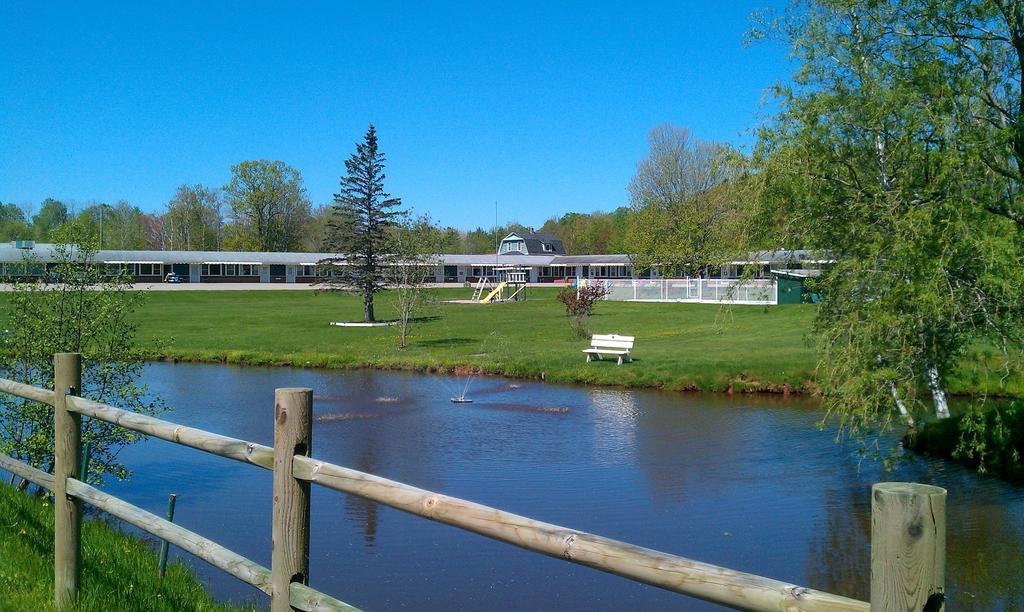 Middleton Motel & Suites Экстерьер фото